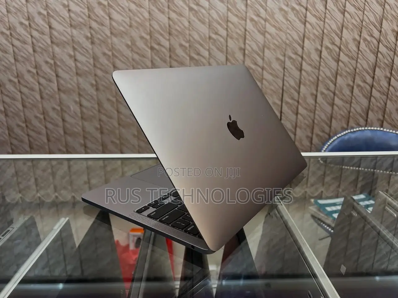 Laptop Apple MacBook Pro 2020 M1 16GB Apple M1 Pro SSD 256GB