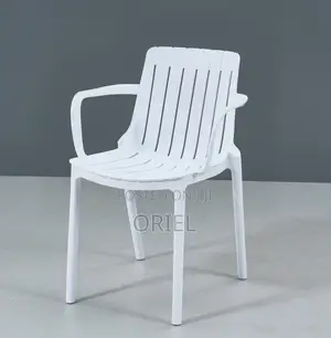 Plastic Chairs: Ergonomic Stackable Plastic Lounge Chair