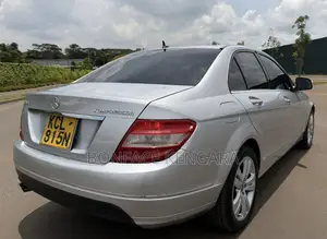 Mercedes-Benz C200 2010 Silver