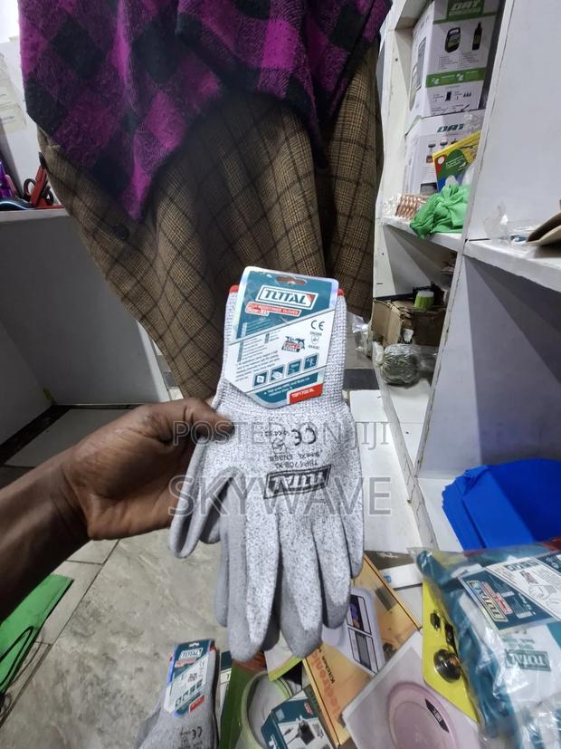 Total Cut Resistant Gloves