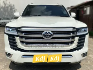 Toyota Land Cruiser 2015 Off white