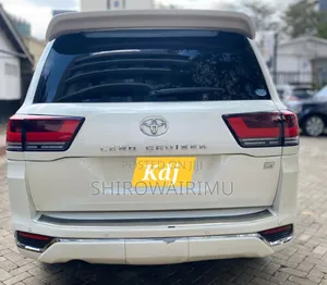Toyota Land Cruiser 2015 Off white