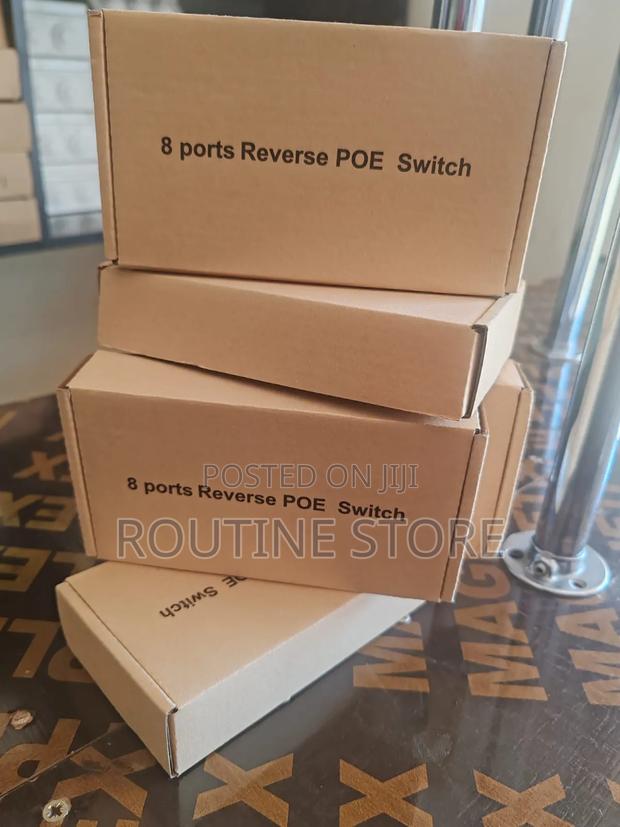 Reverse Poe 8 Port - main view