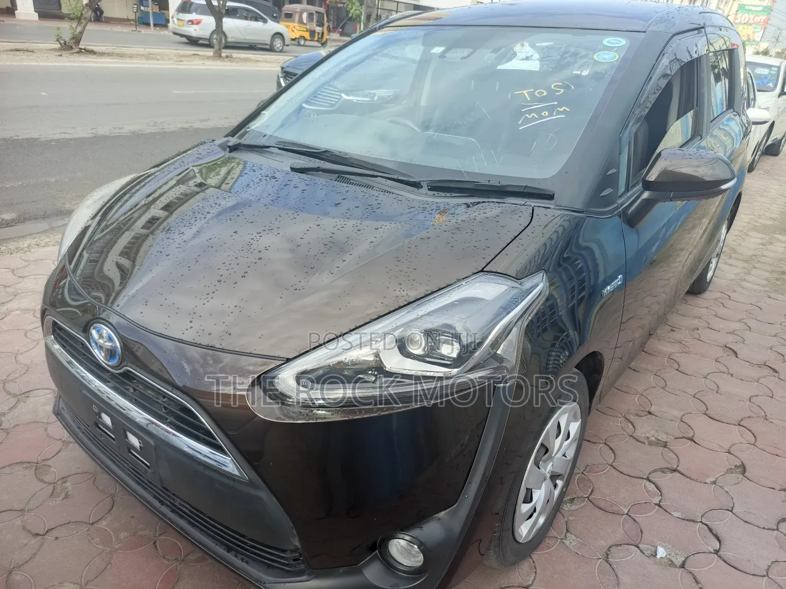 Toyota Sienta 2019 Brown