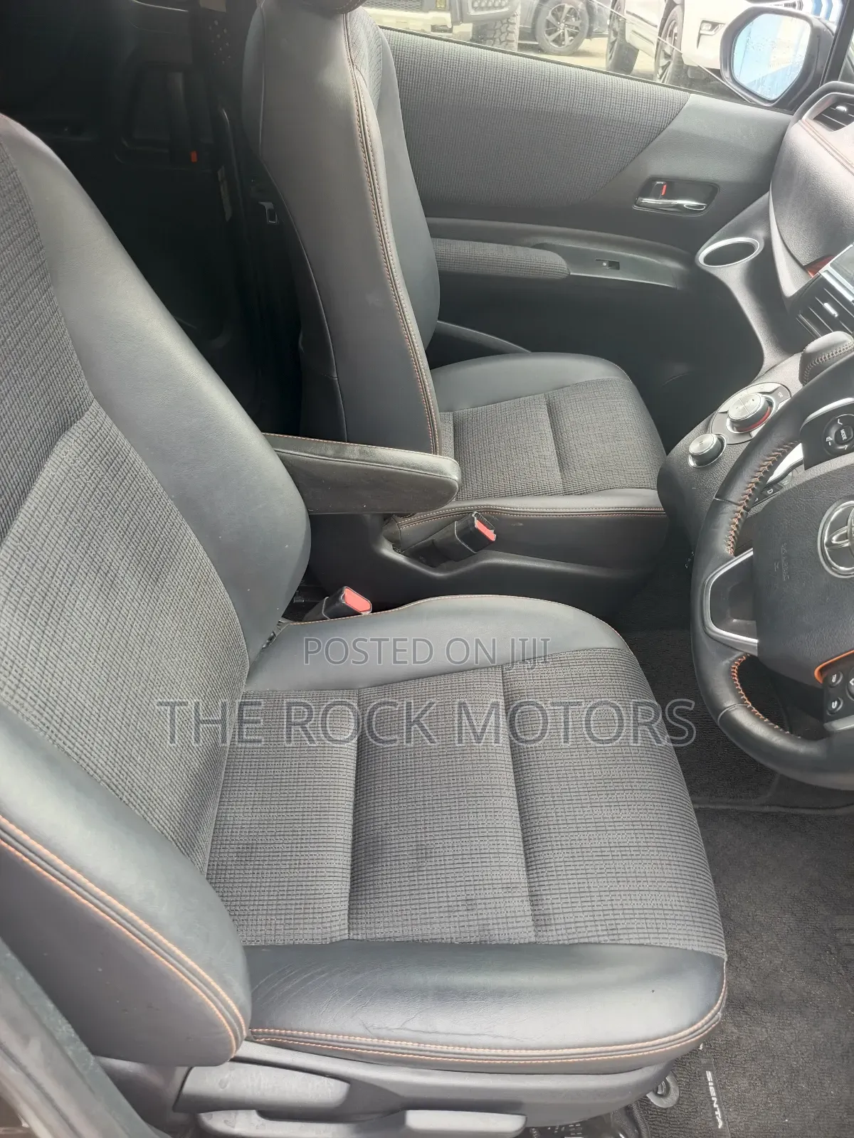 Toyota Sienta 2019 Brown