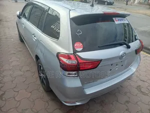 Toyota Corolla Fielder 2019 Silver