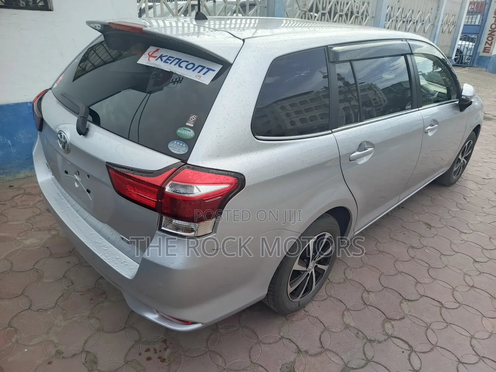 Toyota Corolla Fielder 2019 Silver
