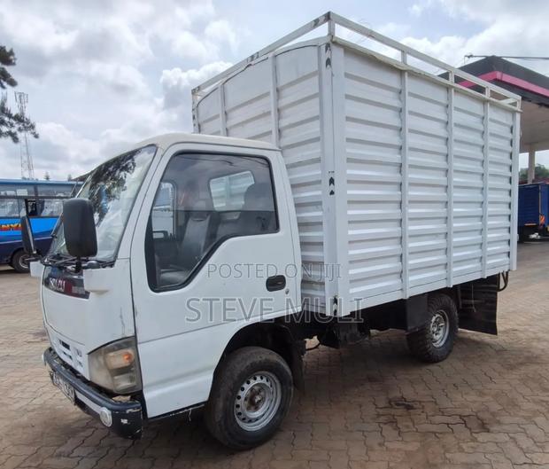 Isuzu NKR Lorry - thumbnail 3