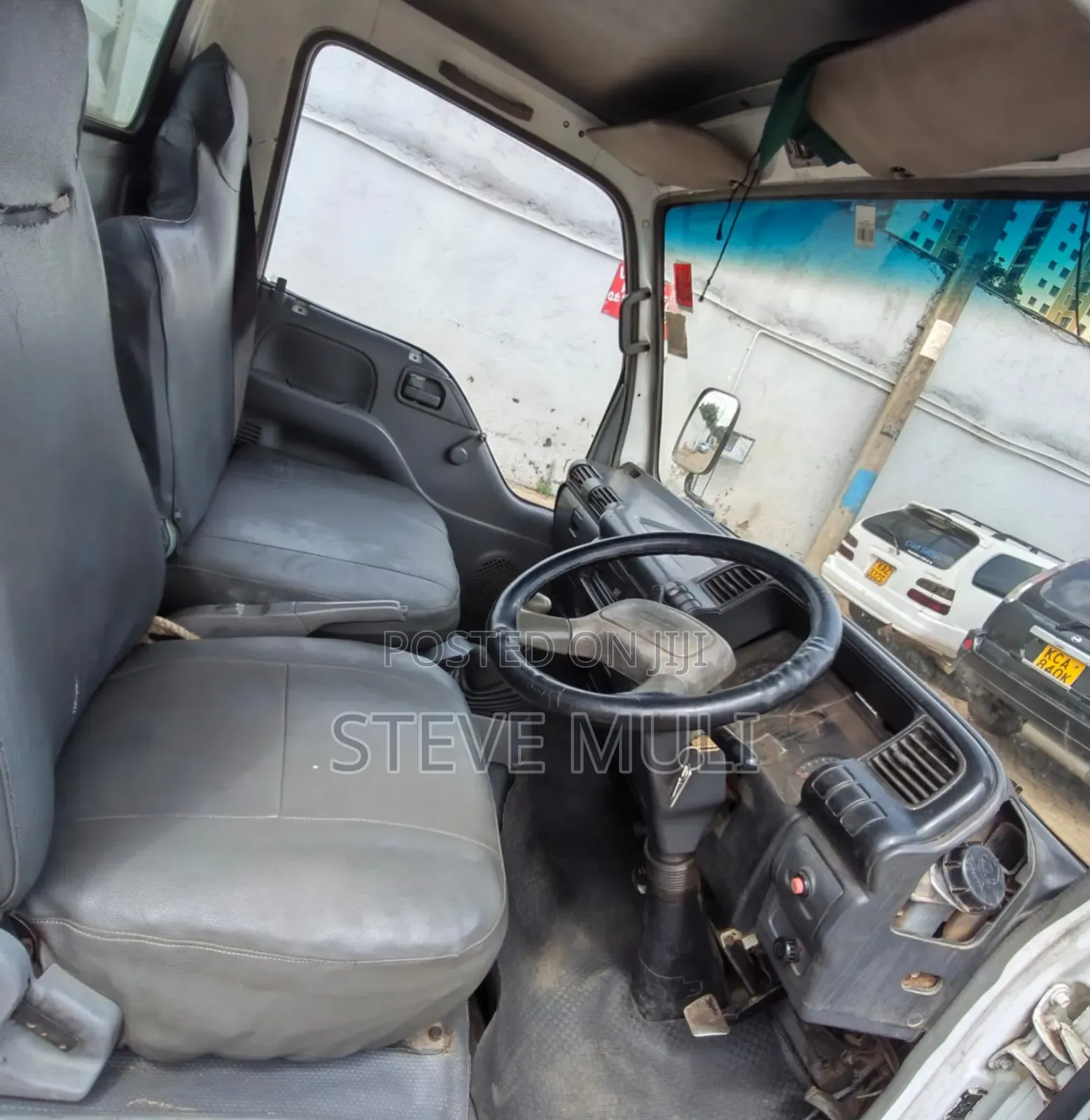 Isuzu NKR Lorry