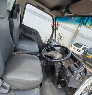 Isuzu NKR Lorry