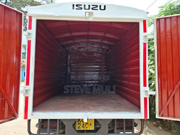 Isuzu NKR Lorry - thumbnail 4
