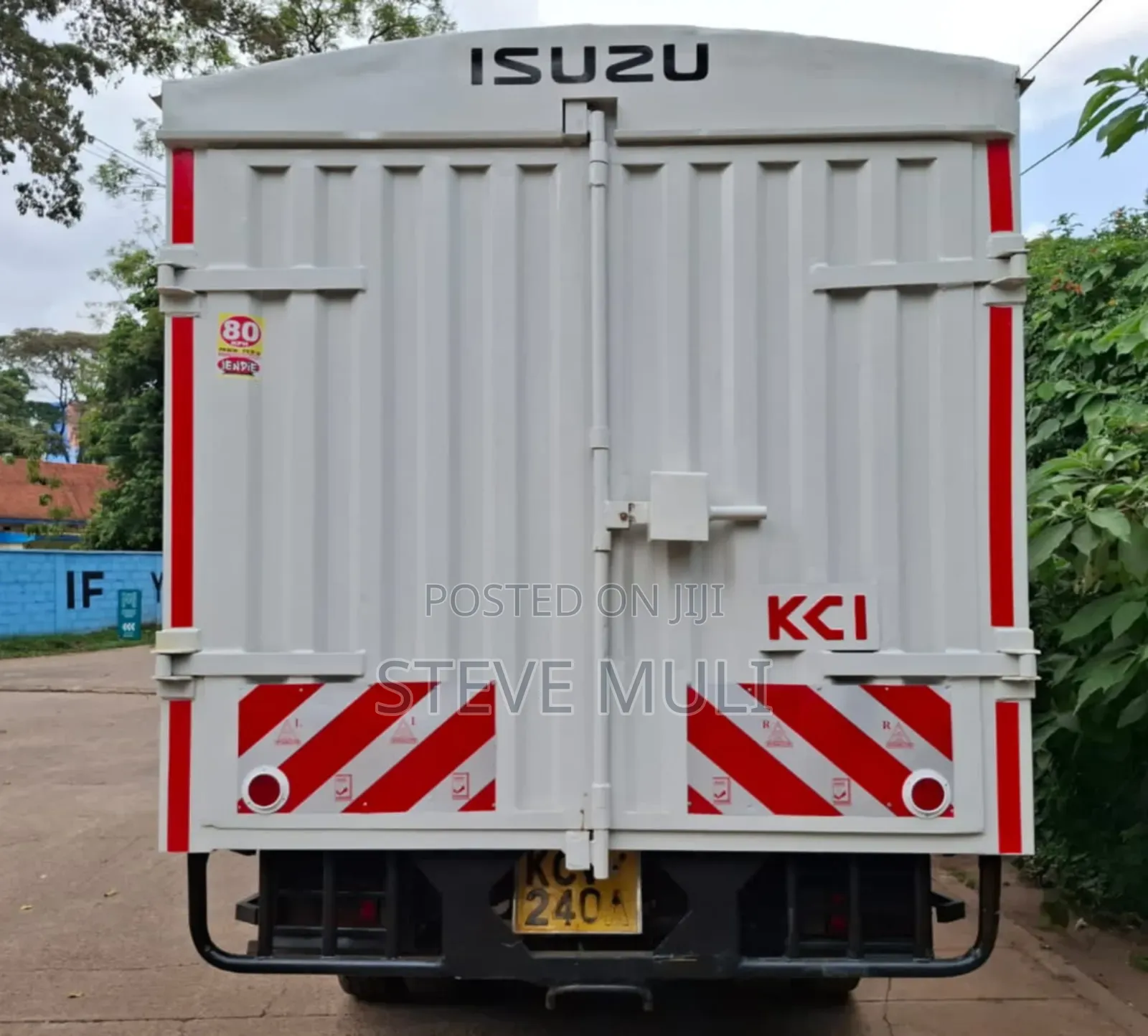 Isuzu NKR Lorry