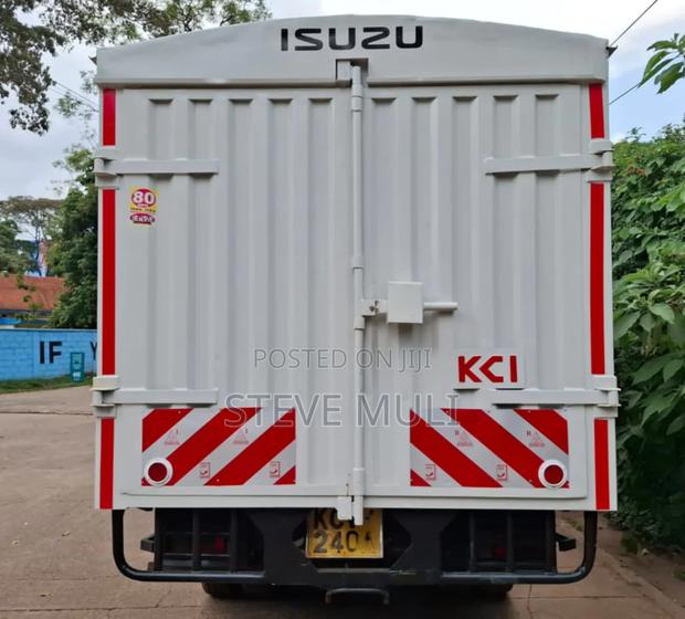Isuzu NKR Lorry - thumbnail 9