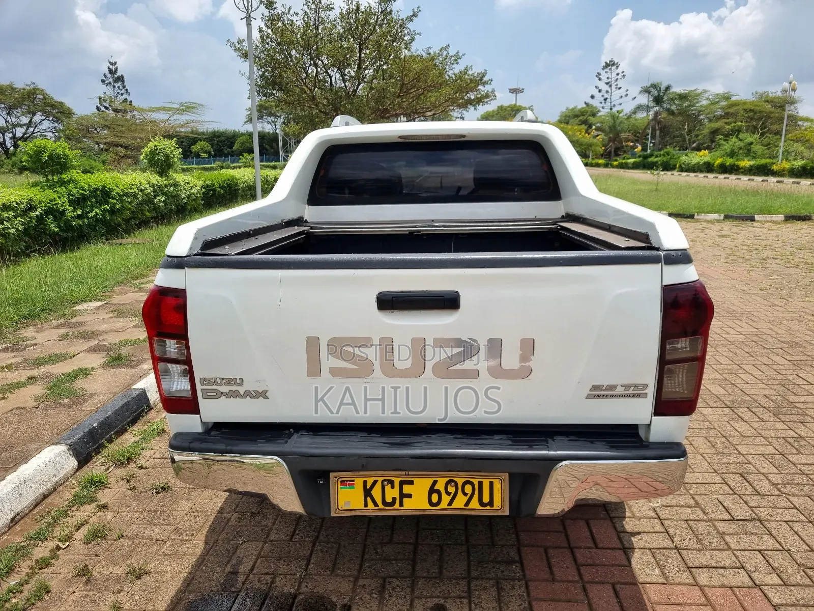 Isuzu D-MAX 2015 White