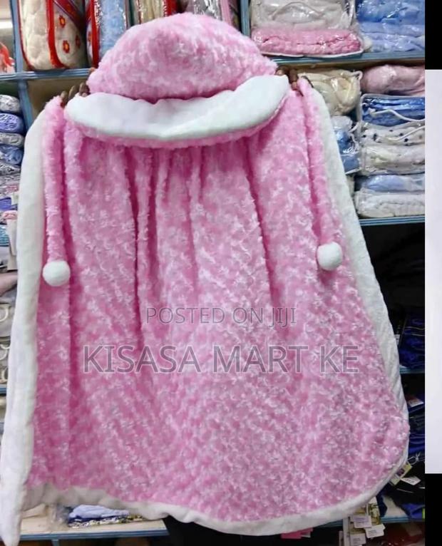 Heavy Hooded Shawl - thumbnail 3
