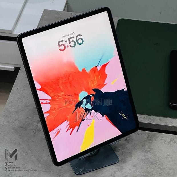 Apple iPad Pro 12.9 (2018) 512 GB Gray - main view