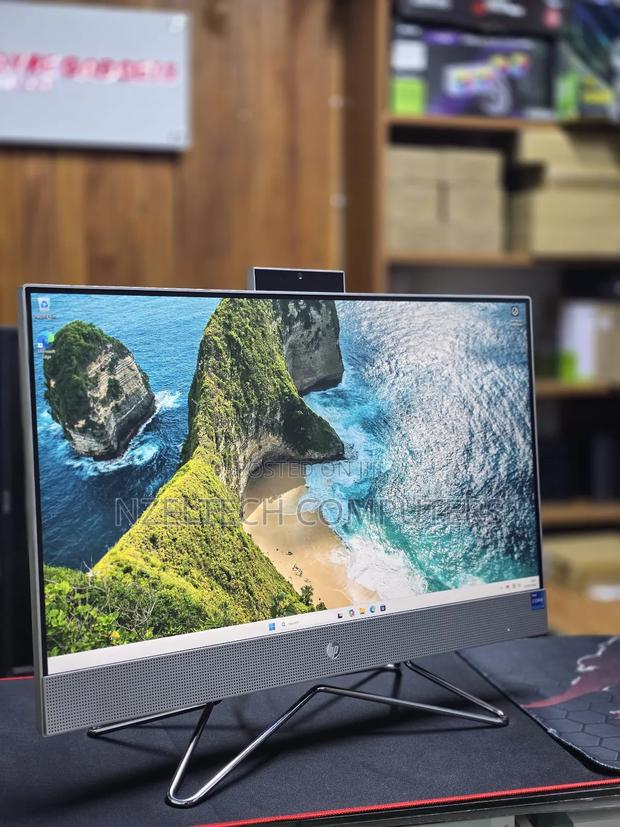Desktop Computer HP 200 G4 22 All-in-One 16GB Intel Core i7 SSD 512GB - main view