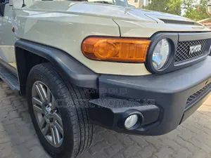 Toyota FJ Cruiser 2019 Ivory