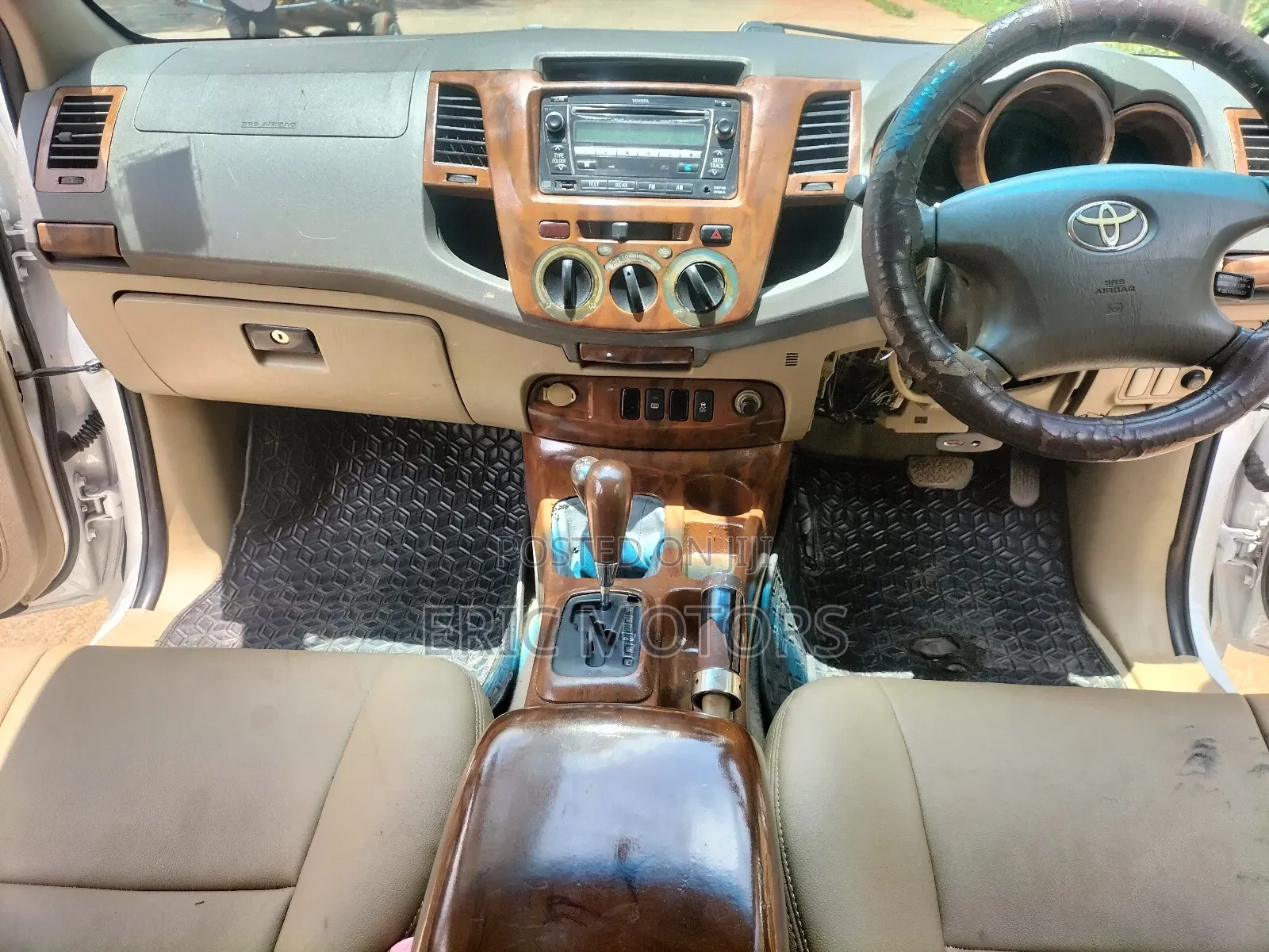 Toyota Hilux 2012 Pearl