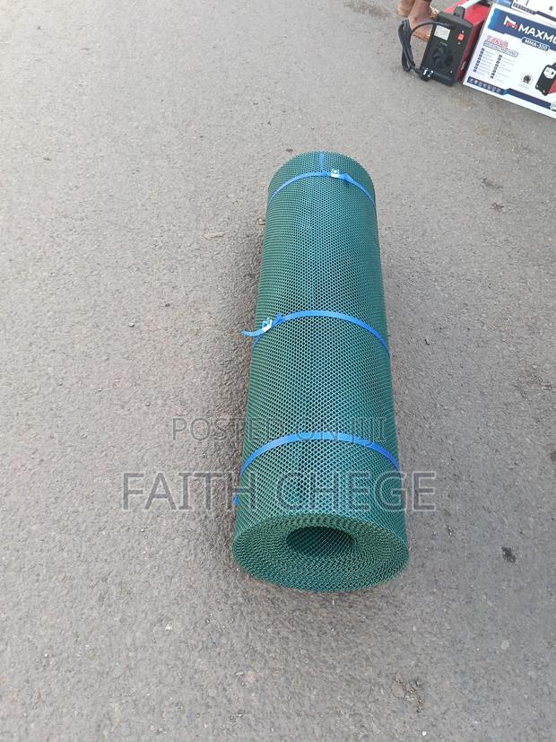 Quality Poultry Mesh - thumbnail 2
