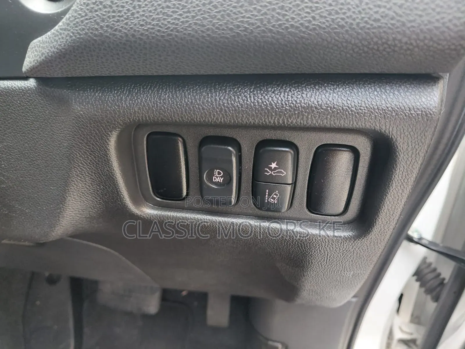 Mitsubishi RVR 2019 White