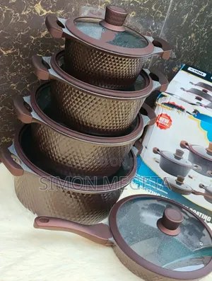 10 Pc Die Cast Cookware Set 
Colour Brown
