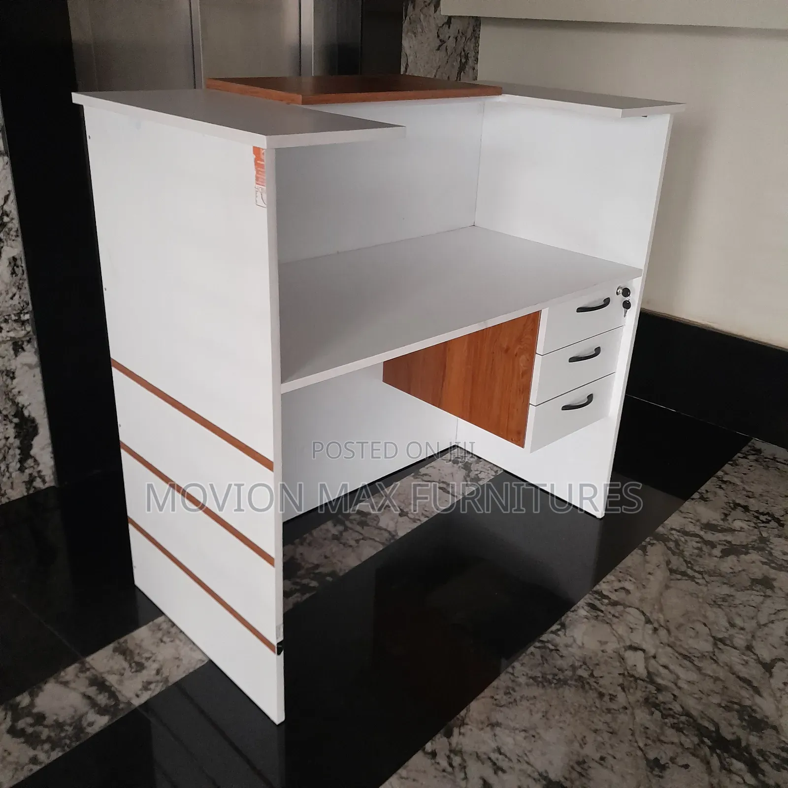 Comfy Desk