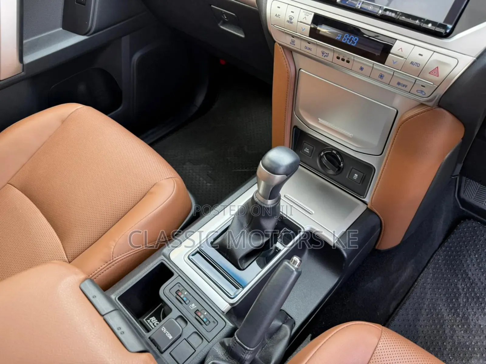 Toyota Land Cruiser Prado 2.7 2022 Gold