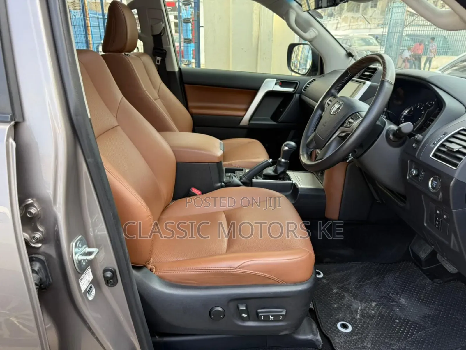 Toyota Land Cruiser Prado 2.7 2022 Gold