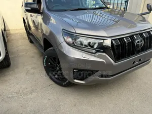 Toyota Land Cruiser Prado 2.7 2022 Gold