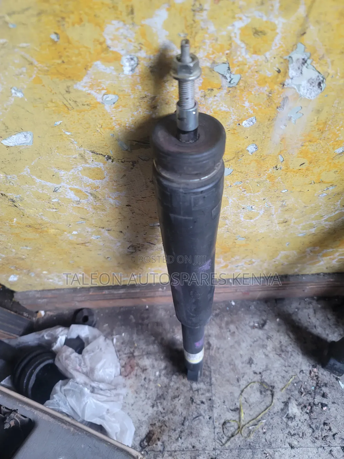 Suzuki Alto 2015 Rear Shocks