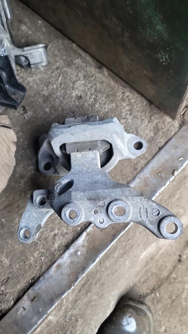 Nissan Xtrail Nt32 Engine Mountain