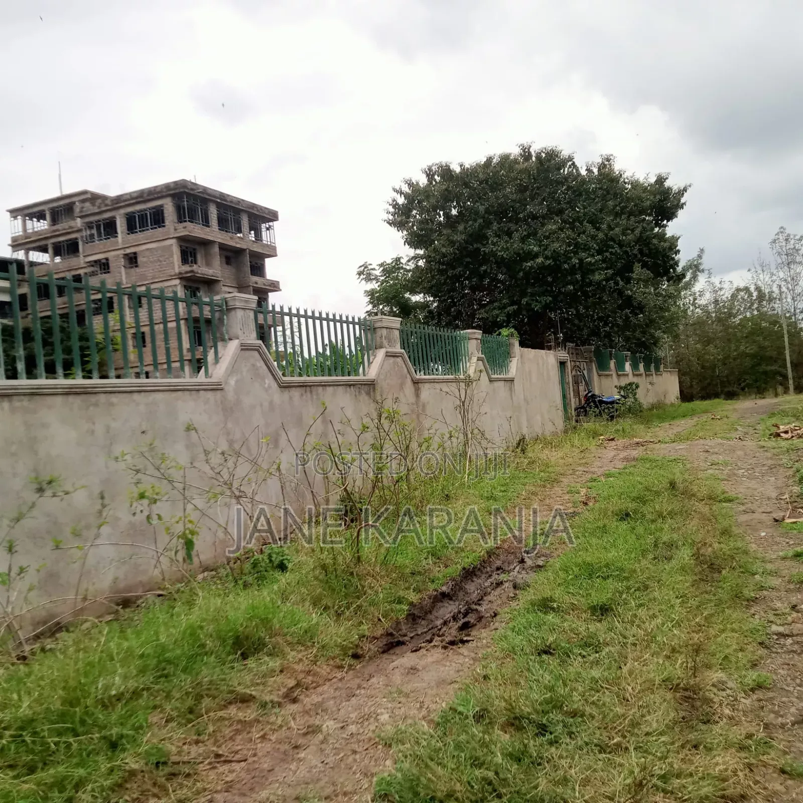 4.7 Acres Mwihoko Near Mutuya Police Station 40m Whole Block