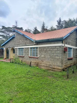3.5 Acress With Three Bedrooms Permanent House Nanyuki