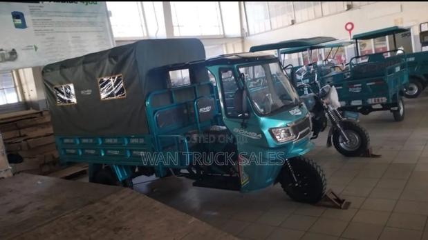 New Bomba 2025 Blue - main view