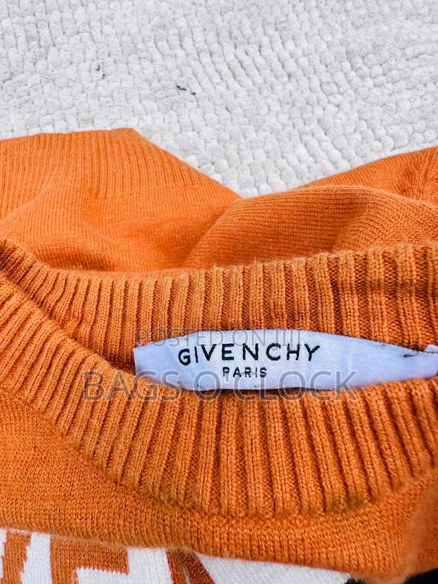 Authentic Givenchy Sweater - thumbnail 2