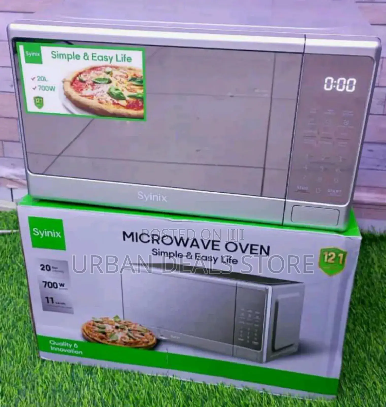 Syinix Digital Microwave 20litres.
Silver 
Black
