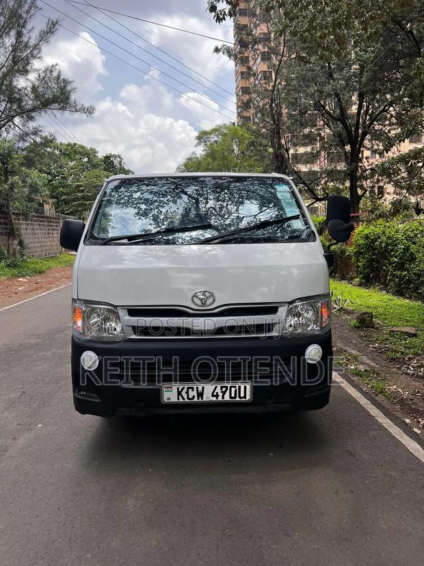 Toyota HiAce 2012 White
