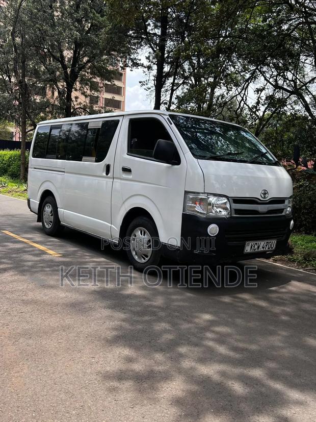 Toyota HiAce 2012 White - thumbnail 3