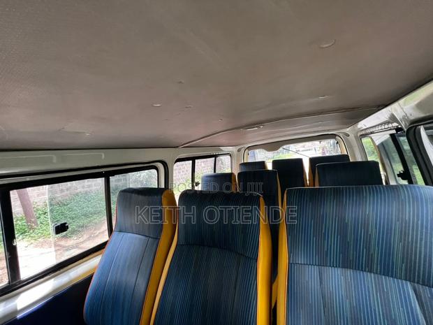 Toyota HiAce 2012 White - thumbnail 6