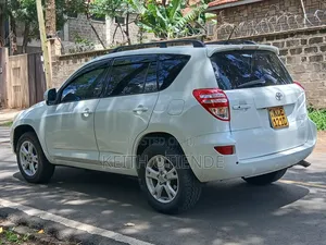 Toyota RAV4 2.5 2010 White