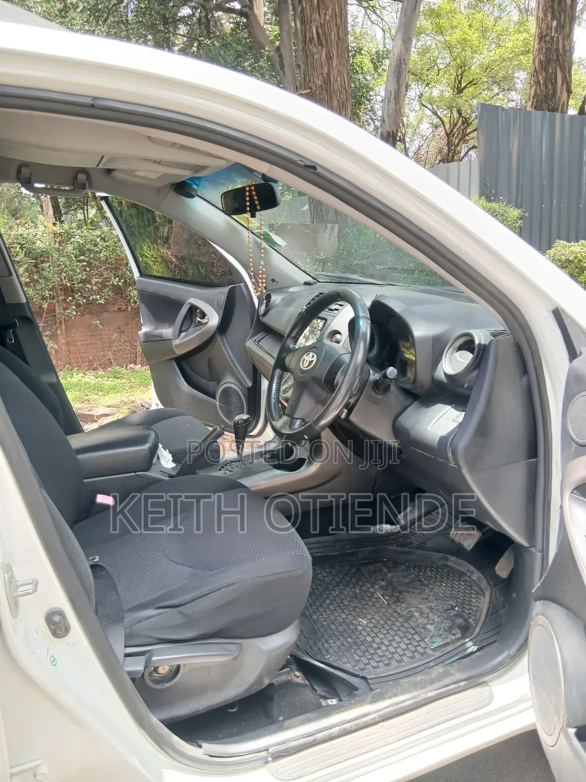 Toyota RAV4 2.5 2010 White