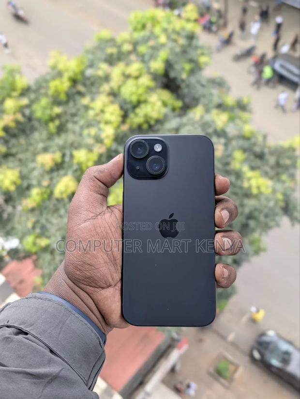 Apple iPhone 15 128 GB Black - main view