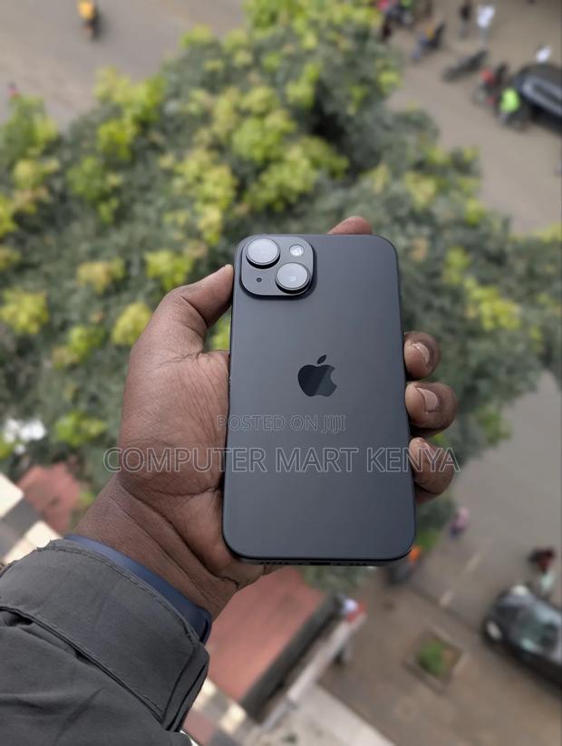 Apple iPhone 15 128 GB Black - thumbnail 2