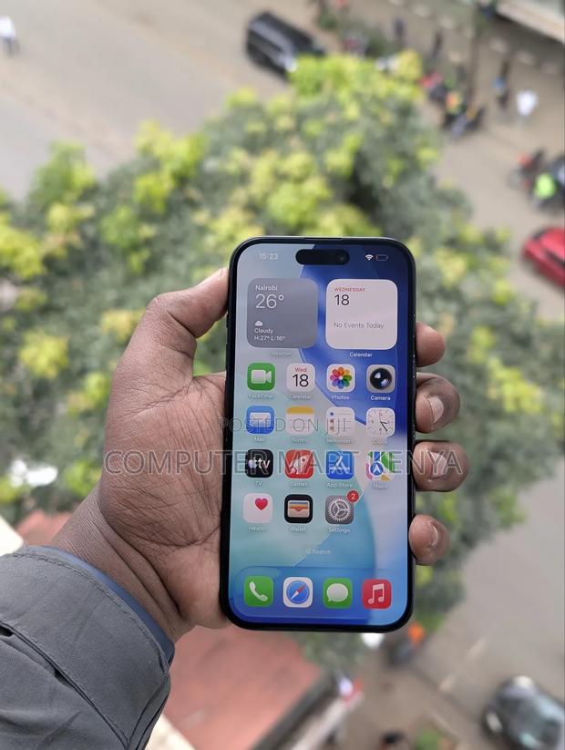 Apple iPhone 15 128 GB Black - thumbnail 4