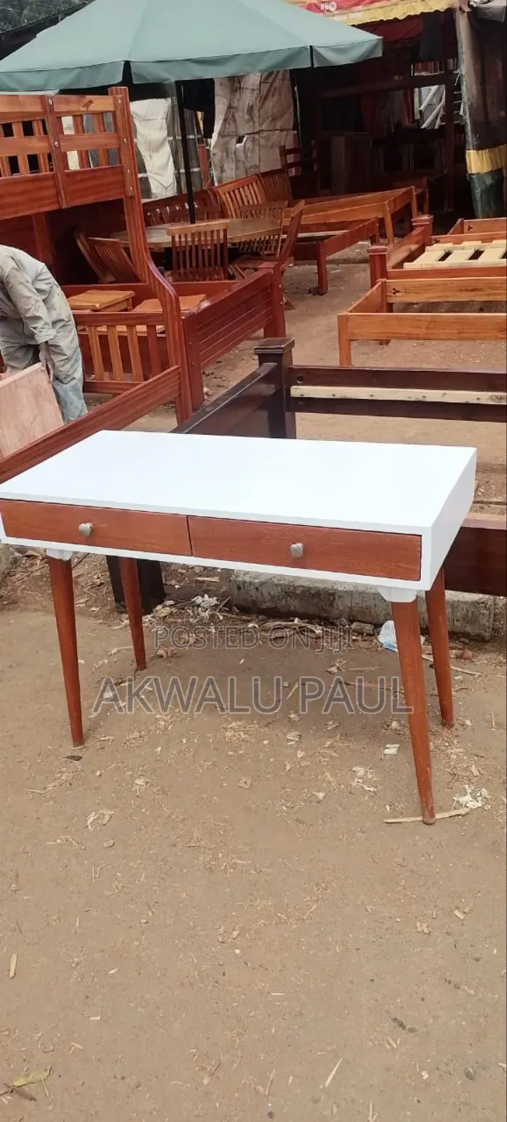 Cconsole Table