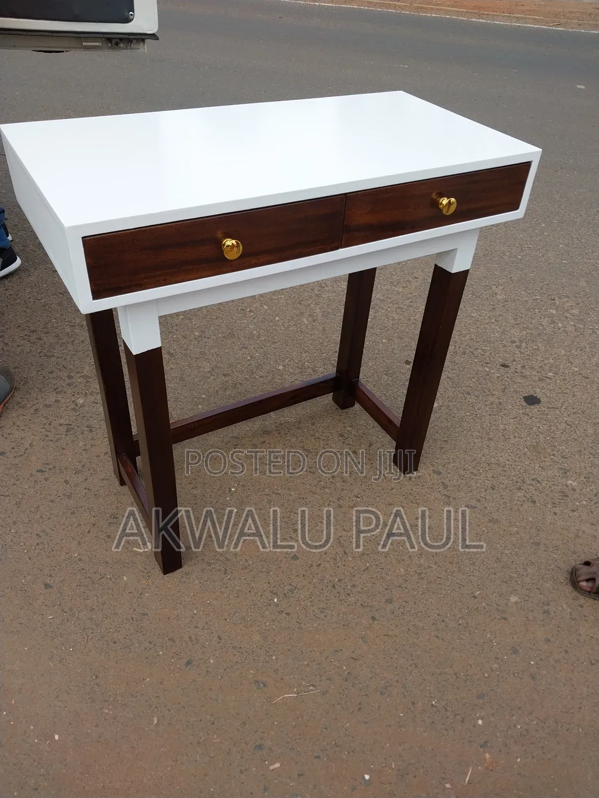 Cconsole Table