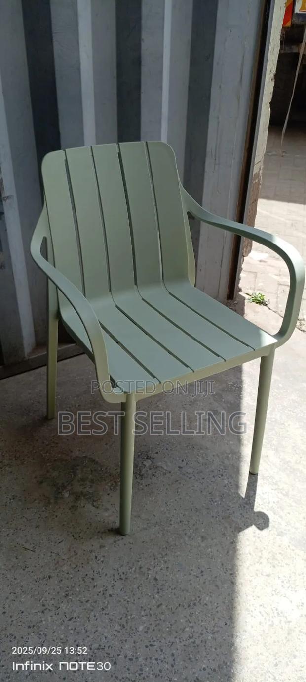 Classic Mall Chairs - thumbnail 2