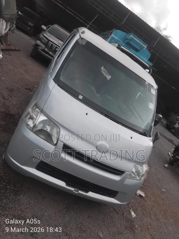 Toyota Townace Front Windscreen