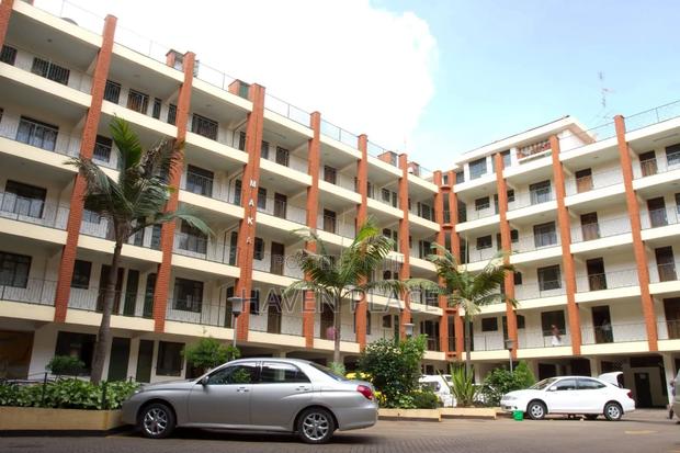 Luxurious 3 Bedrooms in Westland Off Lantana Road.